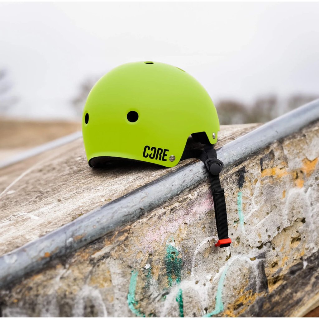 CORE - Action Helmet - Neon Green - helma na freestyle koloběžky